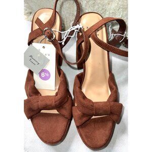 Suede Block Heel Sandals With Bow Size 6.5 Memory Foam Comfort Strap 3in Heel